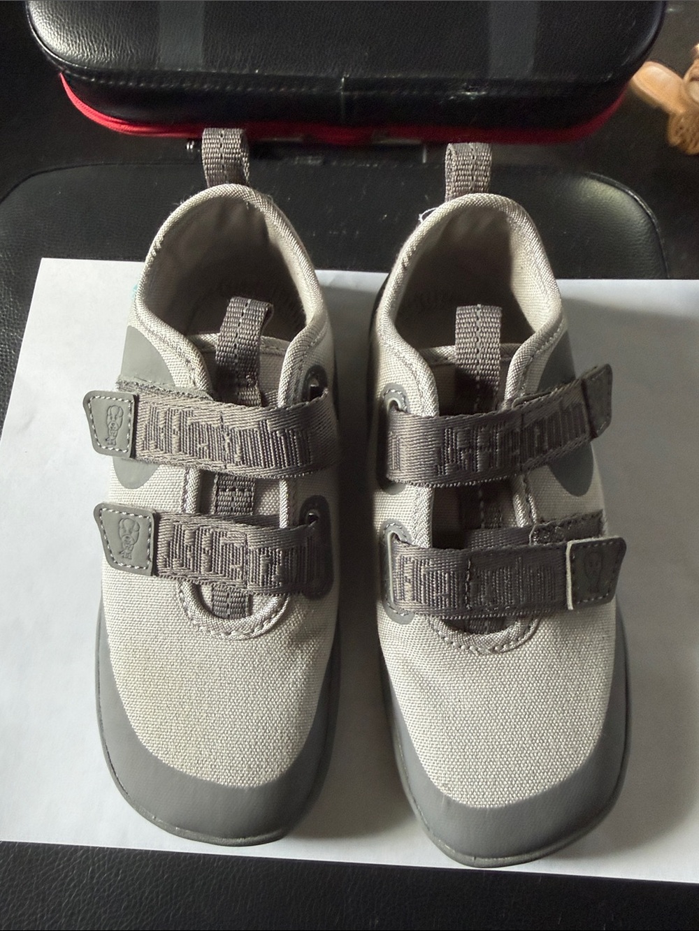 European Kids Gray Canvas Hook-and-Loop Shoes size 30
